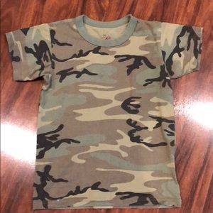 Camouflage boys tee shirt size small